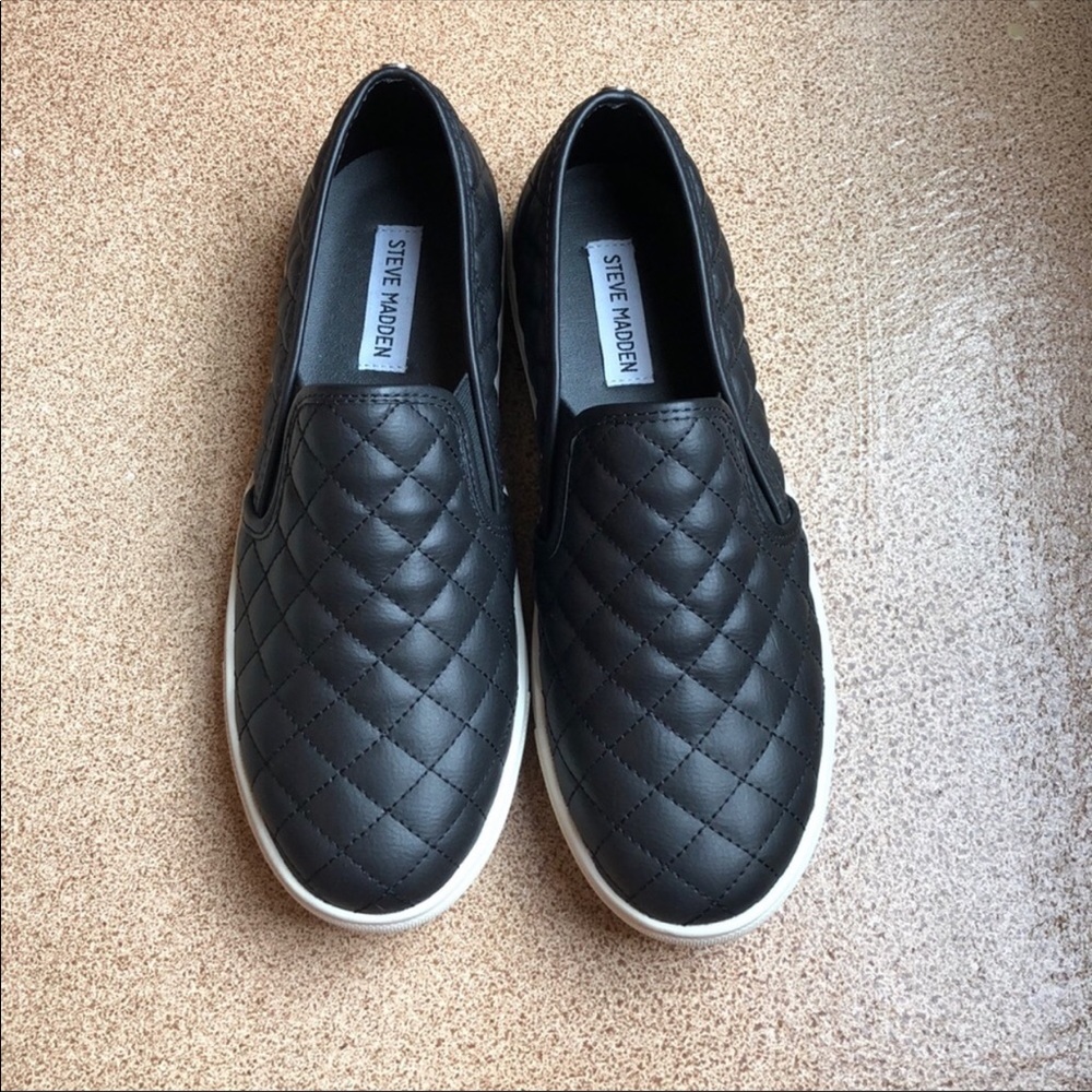 Steve Madden Slip On - BRAND NEW sz9